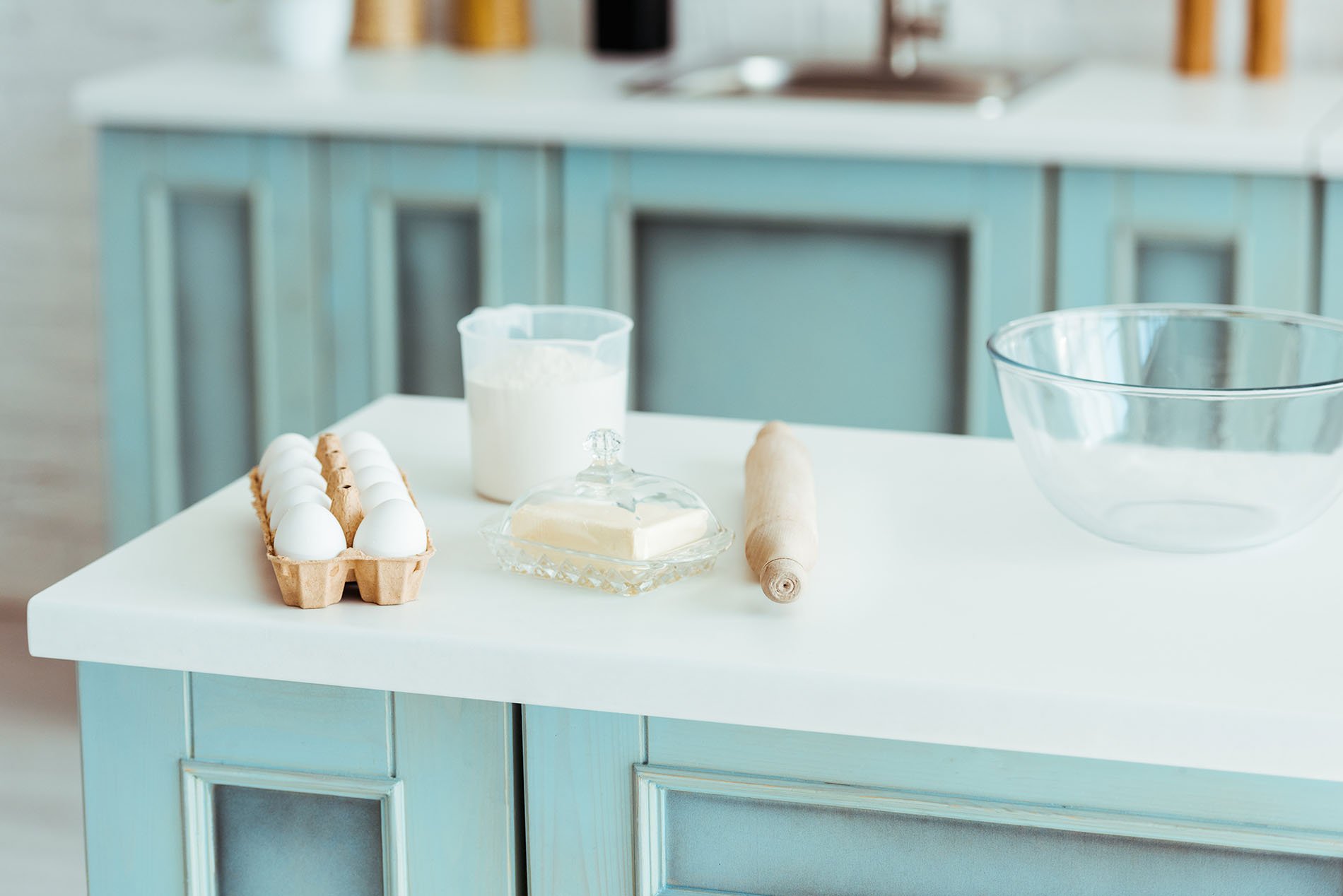 Choosing the Perfect Countertop Edges for Your Kitchen Remodel